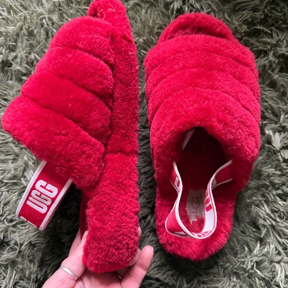 UGG Red Slippers Women's size 9 - Picture 1 of 10